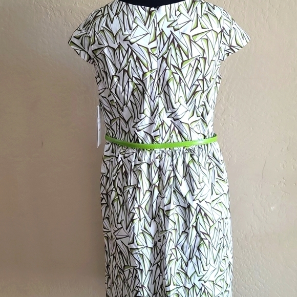 Stylish White and Green Patterned Dress NWT $129 - Picture 6 of 7
